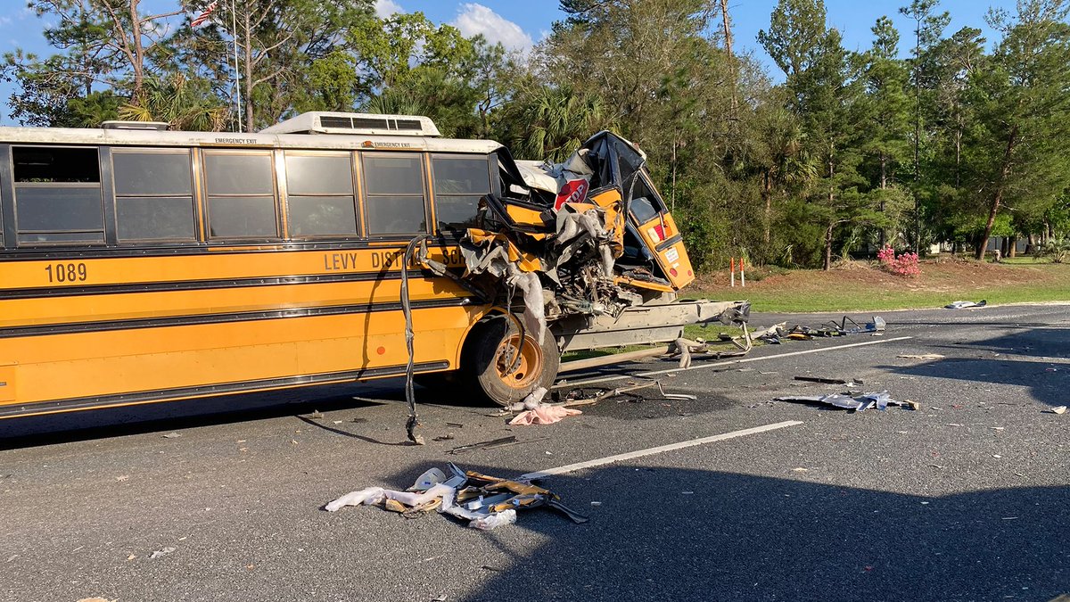 5 students hospitalized after Florida school bus crash, troopers say