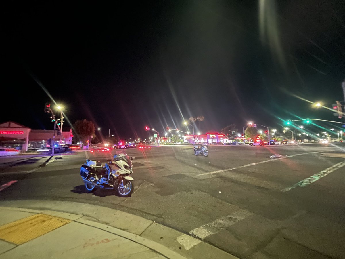 FPD says a black vehicle struck a man on a bicycle at Nees/Blackstone near River Park just after 10pm—then took off. The man is in critical condition tonight. If you saw anything, report it to @FresnoPolice
