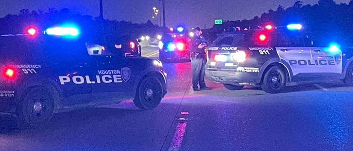 Houston police investigate fatal crash involving red-light violation