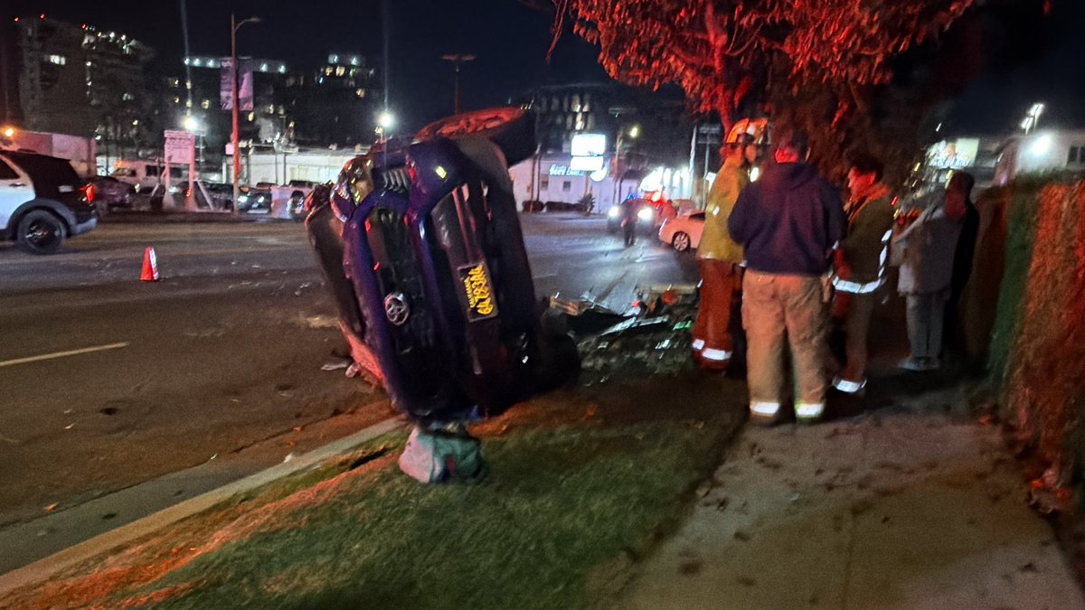 BaldwinHills area: LAPD is on scene investigating a vehicle crash near La Cienega/Clemson, fortunately, no serious injuries have been reported